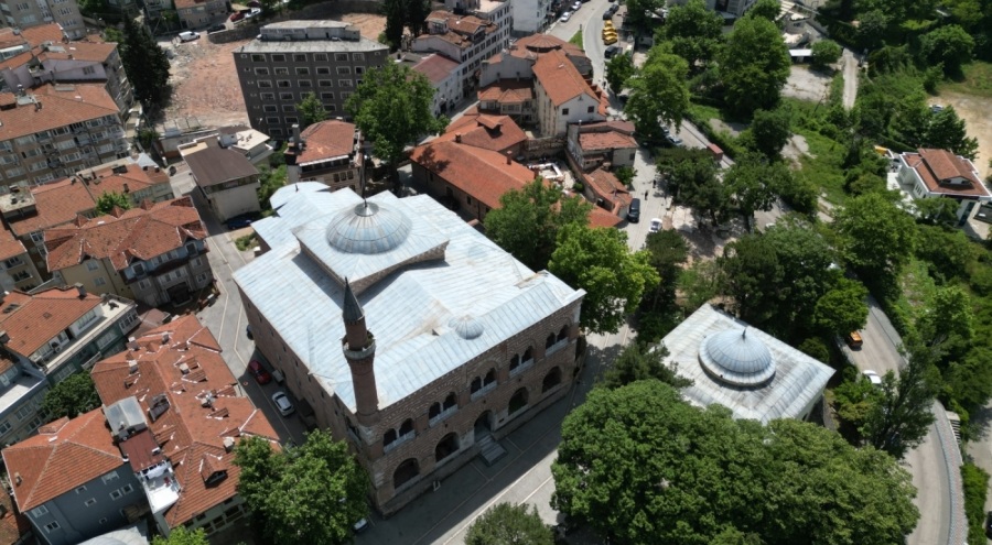 Bursa'da 658 yıllık tarihi cami kurtarılmayı bekliyor