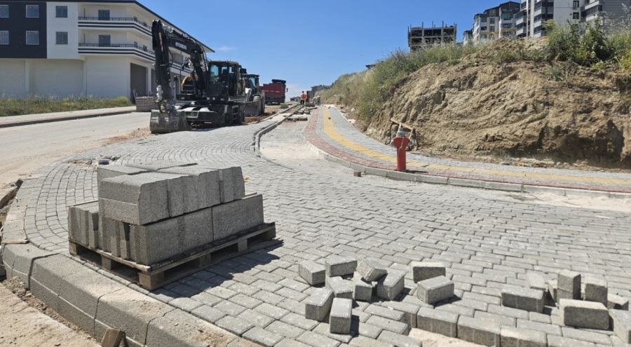 Bursa Osmangazi'de kaldırım ve yol çalışmaları sürüyor