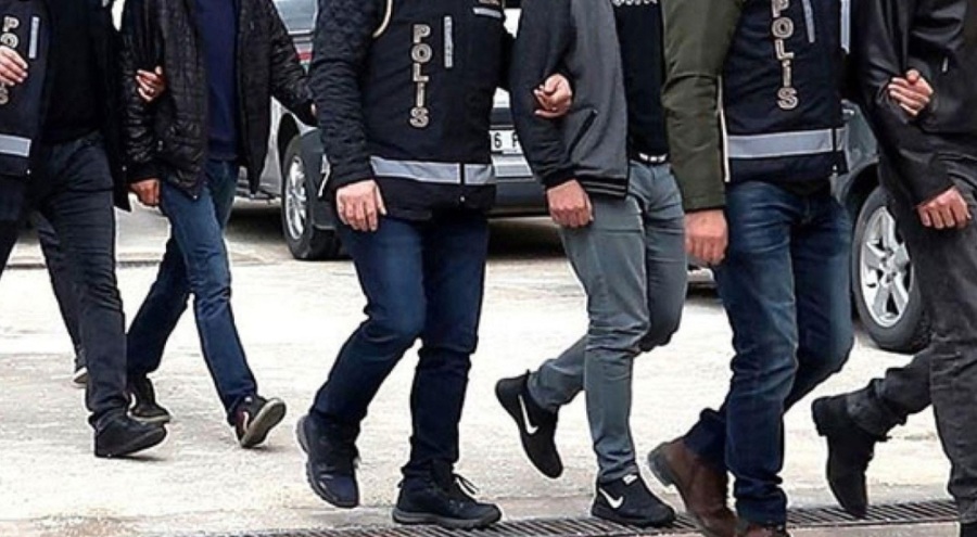 AVM önünde hırsızlık arbedesi! 3 çocuk gözaltına alındı