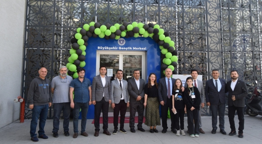 Orhangazi ortaokulu'ndan fence eğlencesi ve resim sergisi