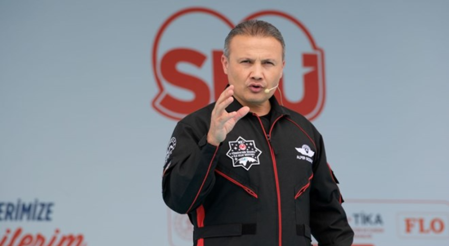 İlk Türk astronot Alper Gezeravcı: Ay'a erişmeyi planlıyoruz