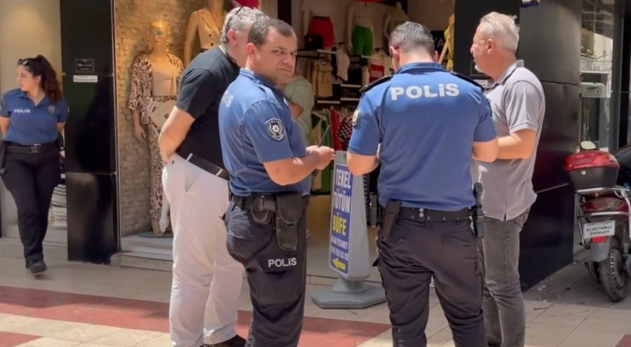 Bıçaklı kavgada kan aktı