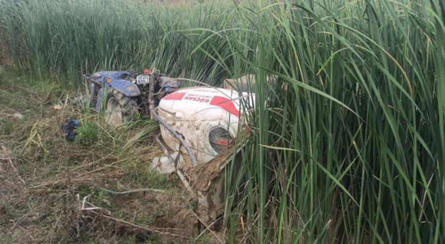 Devrilen traktörün altında kalan genç sürücü hayatını kaybetti