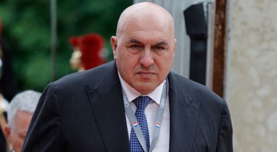 İtalya Savunma Bakanı hastaneye kaldırıldı