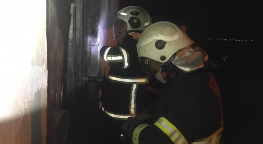 Alevlere teslim olan ev kullanılamaz hale geldi