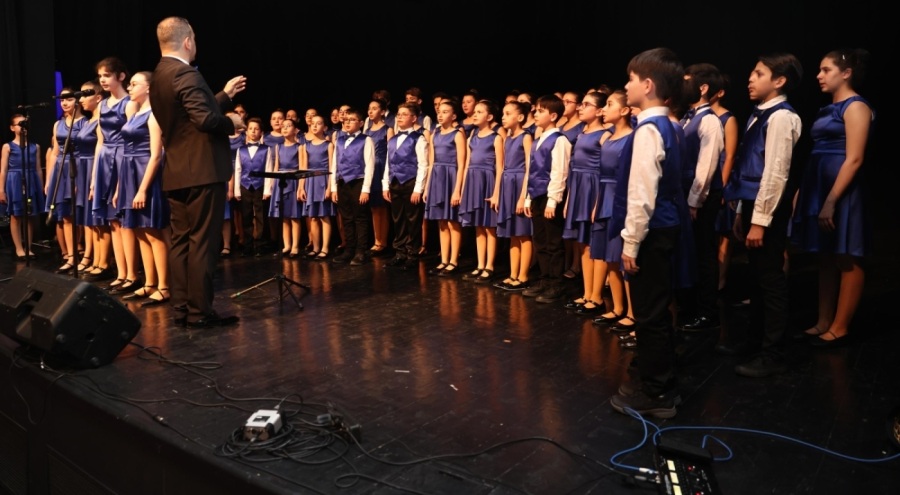 Nilüfer Çocuk Korosu ve Nilüfer Gençlik Korosu'ndan muhteşem performans