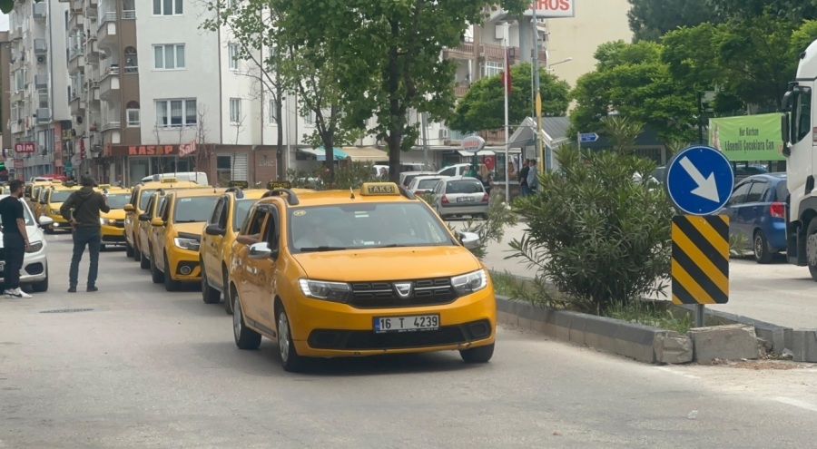 Mudanya'da taksiciler ve minibüscülerden protesto