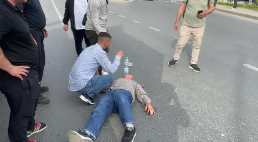 Yolun karşısına geçmeye çalışan bisikletliye kamyonet çarptı