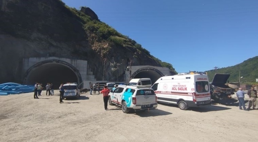 Tünel inşaatında iskele çöktü!