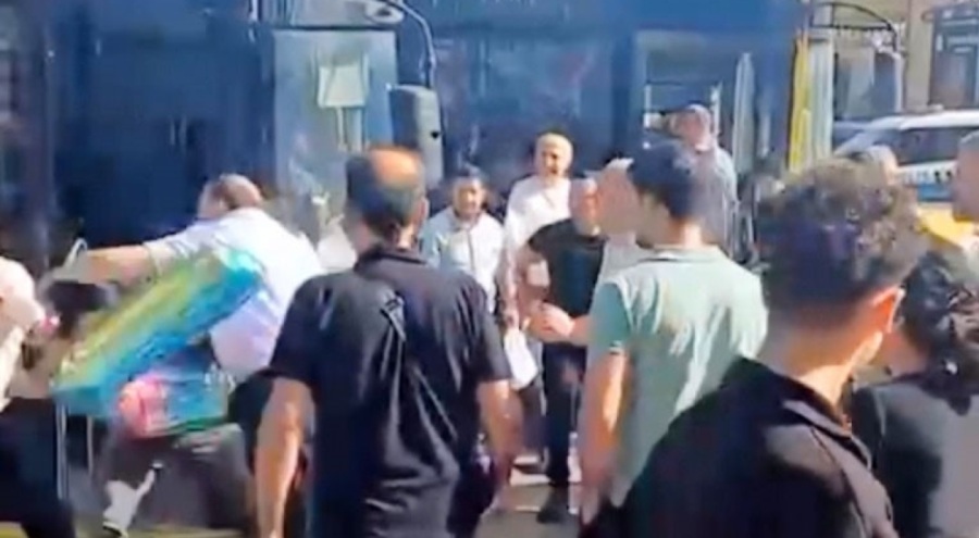 Bursa'da taksi ile belediye otobüsü şoförlerinin yumruklu kavgası!