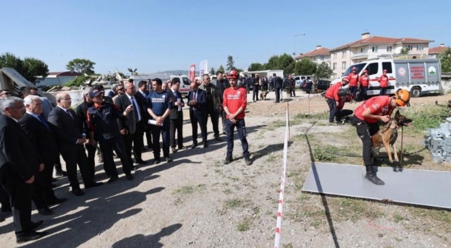 Bursa'da arama kurtarma ekiplerinden nefes kesen tatbikat