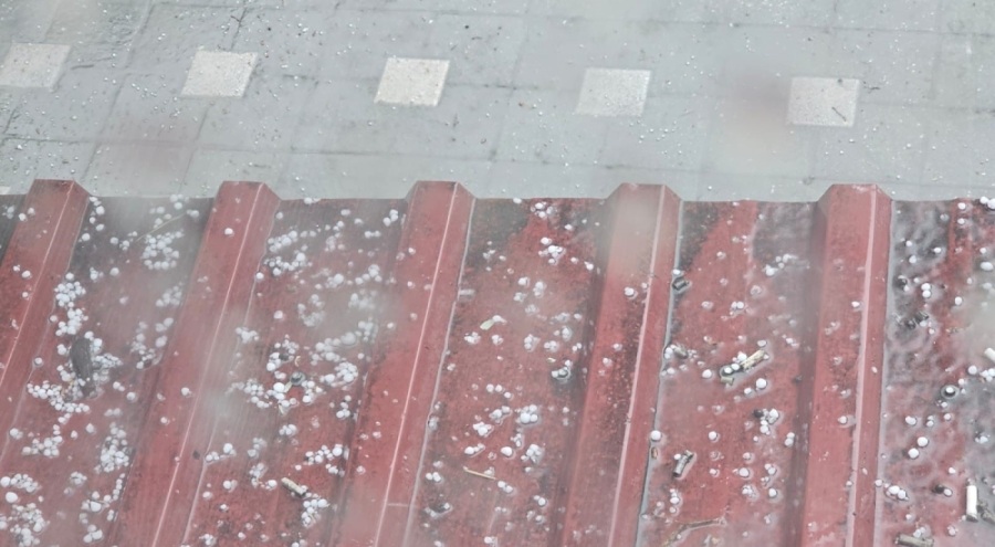 Bursa Orhangazi'de dolu yağdı