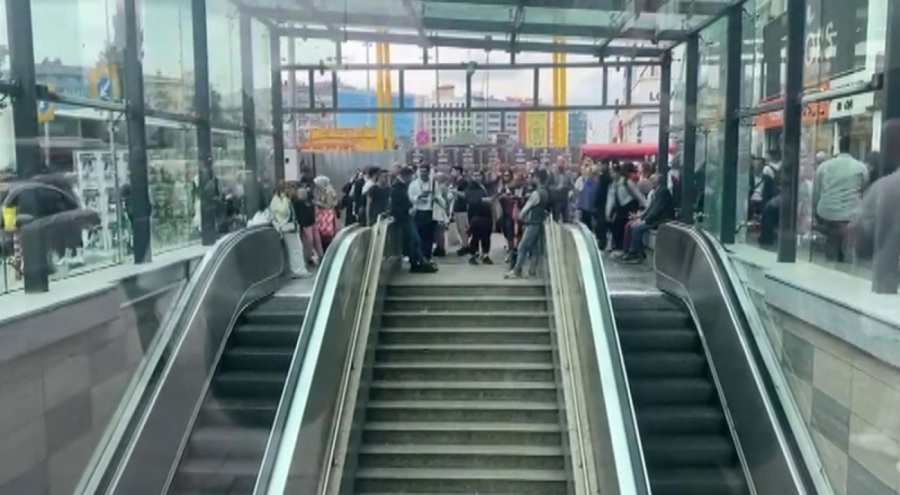 İstanbul'da metro hattında intihar girişimi!