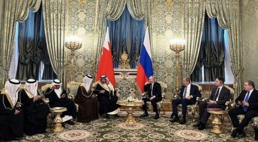 Putin ile Bahreyn Kralı Al Halife Moskova'da görüştü