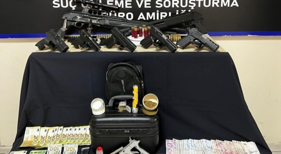 İzmir'de uyuşturucu tacirlerine şafak operasyonu yapıldı