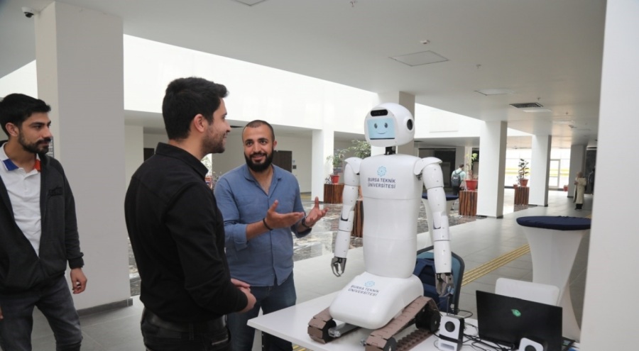 Bursa Teknik Üniversitesi'nin 'Robot Günleri' ilgi gördü