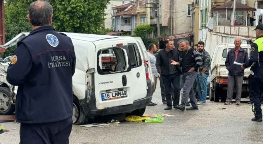 Bursa'da ıslak yolda dehşet saçan tırın sürücüsü böyle ağladı