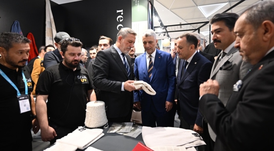 Ticaret Bakanı Ömer Bolat HOMETEX Fuarını ziyaret etti