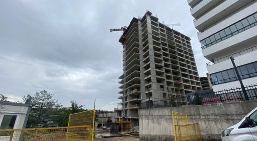 İnşaattan düşen işçi yaşamını yitirdi