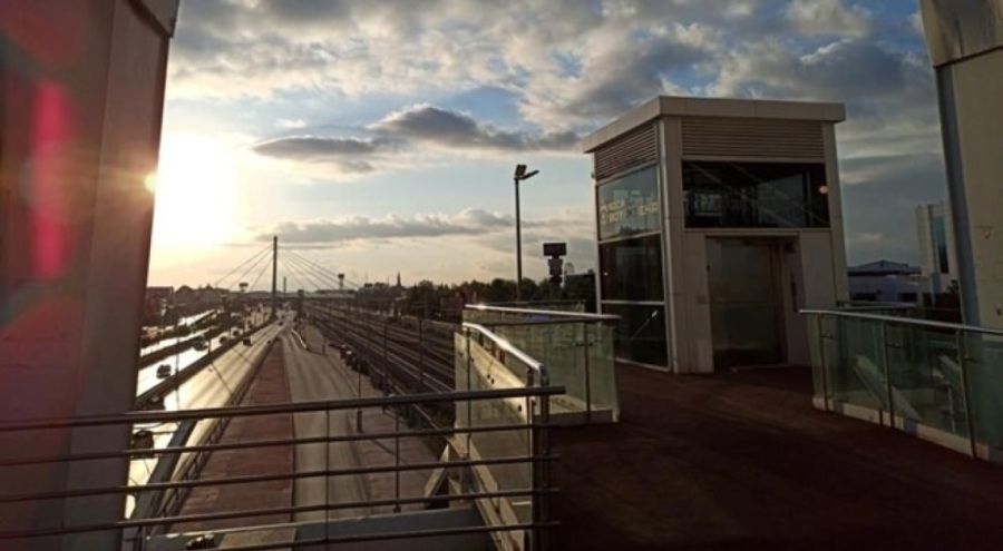 Yok artık dedirtti! Asansöre tuvaletini yaptı