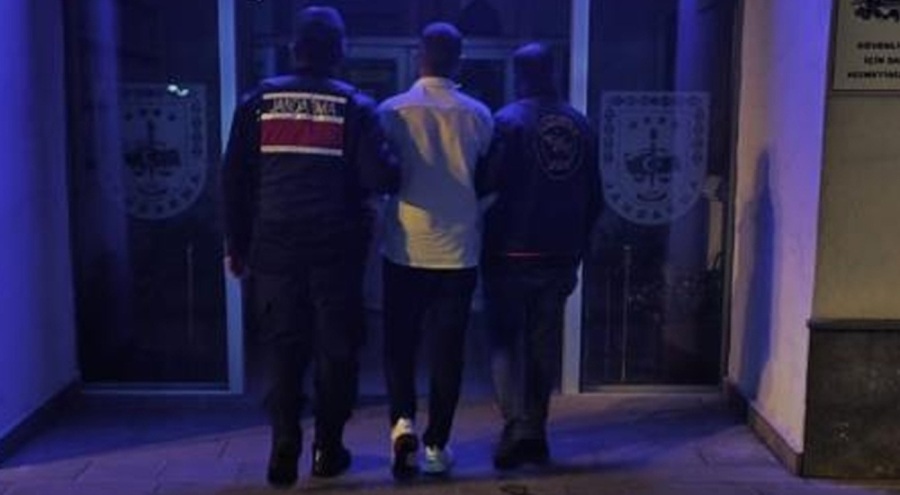 Kardeşinin kimliği ile gizlenmeye çalışan firari jandarma ekiplerince yakalandı