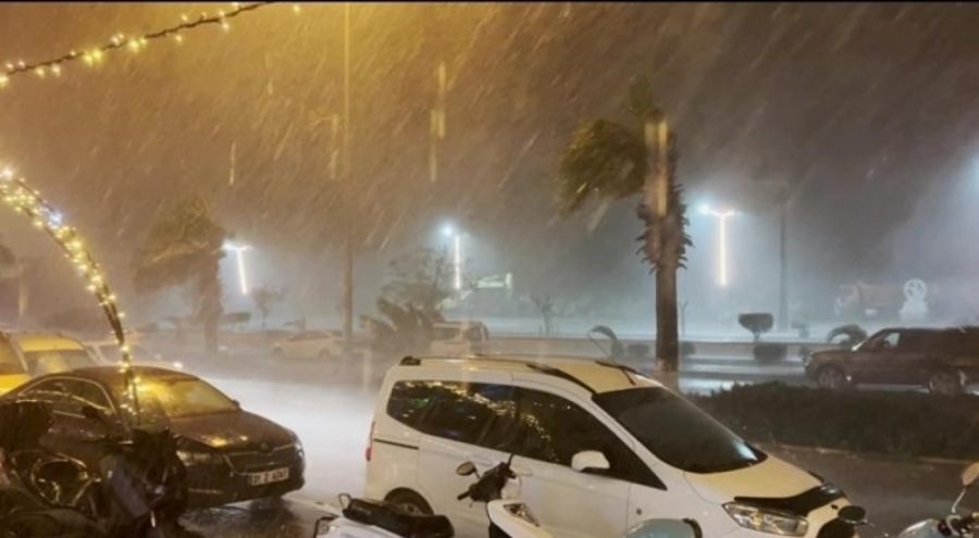 Hatay'da kuvvetli yağış etkili oldu