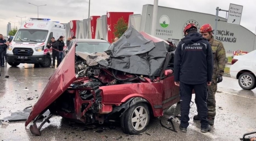 Bursa'da iki belediye çalışanının can verdiği kaza kamerada!