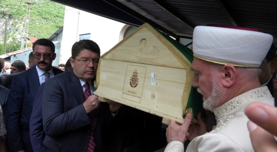 Adalet Bakanı Yılmaz Tunç'un acı günü