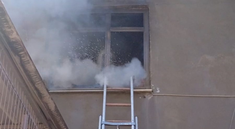 Balıkesir'de ev yangını