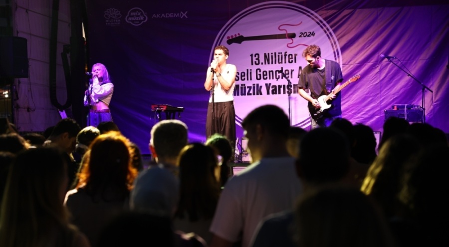 Nilüfer'de liseli gençler müzik yetenekleriyle alkışları topladı