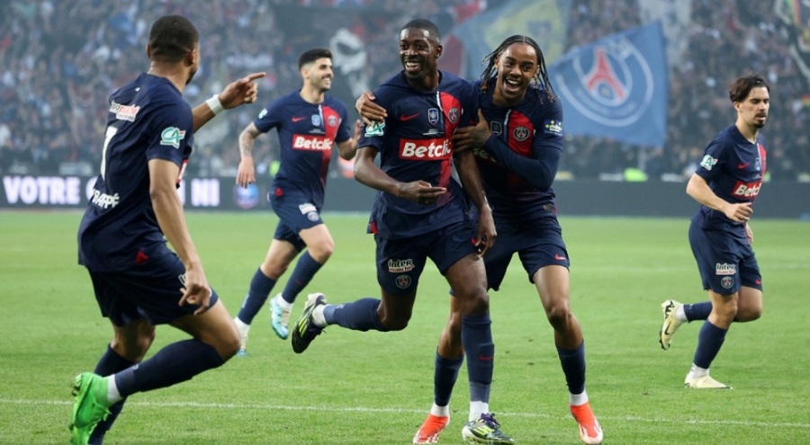 Kylian Mbappe, PSG'ye kupayla veda etti