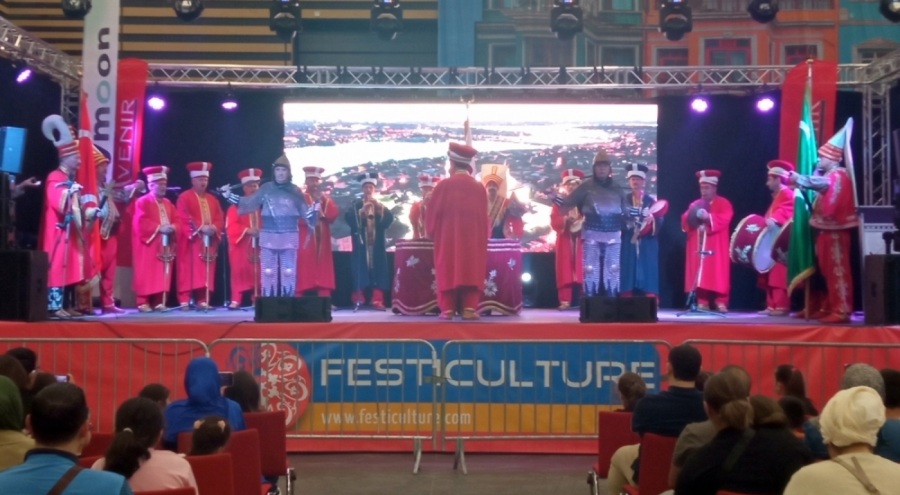 Bursa Mehter Takımı Fransa'da Türkiye'yi temsil etti