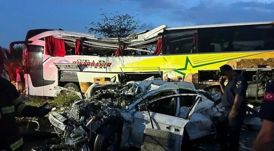 Mersin'de zincirleme kaza: Ölü ve yaralılar var