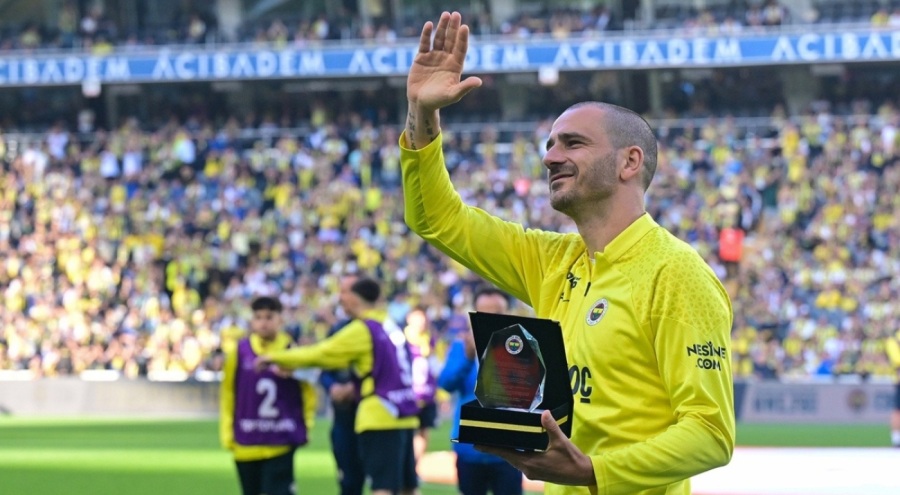 Leonardo Bonucci'ye plaket