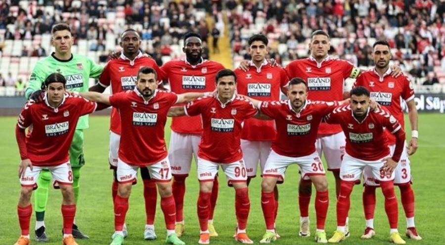 Sivasspor'da 16 futbolcunun sözleşmesi sona eriyor