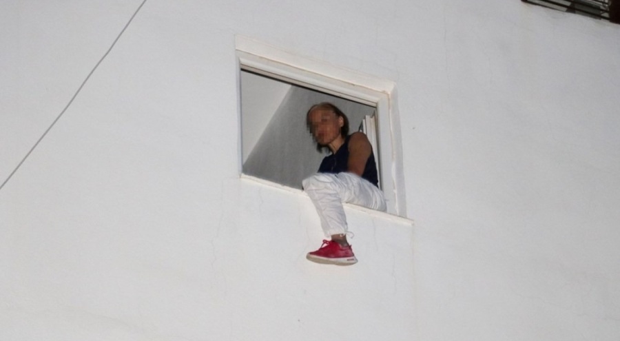 "Kardeşime işkence ettiniz" dedi, çocukları benzin döküp yakmaya kalkıştı!