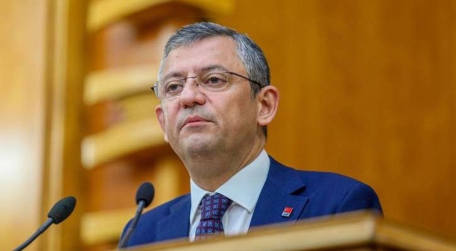 Özgür Özel'den sahipsiz sokak hayvanları düzenlemesine sert tepki: Öldürmek çözüm değil, kısırlaştırma kampanyası başlatılmalı