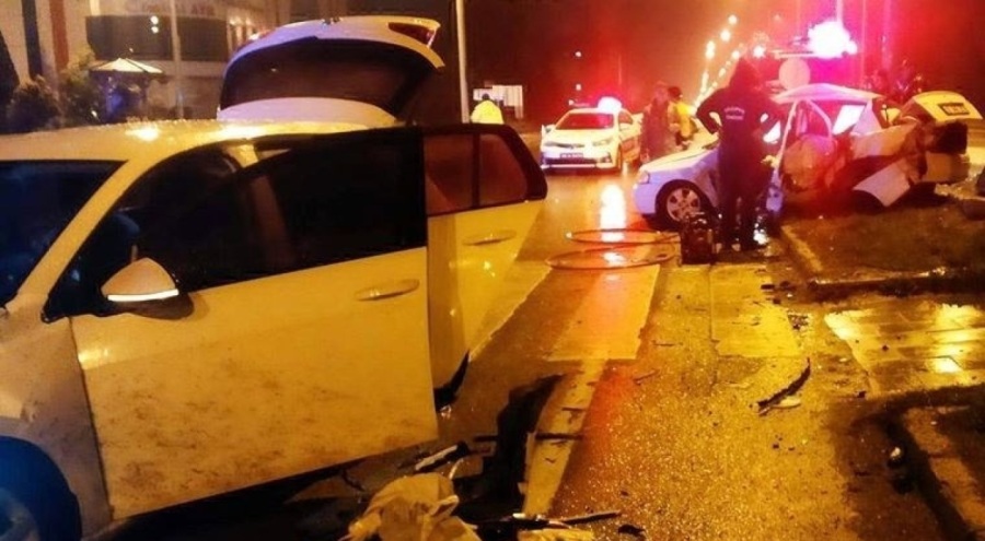 2 otomobil çarpıştı! 3 ölü, 5 yaralı