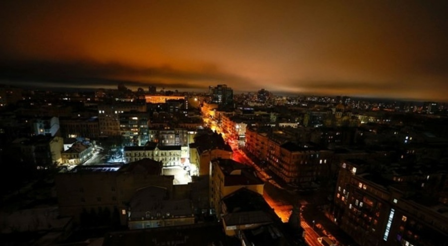 Saldırılar sonucu Kiev'de yine karanlık çöktü