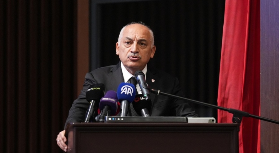 Mehmet Büyükekşi: Futbolda bilimsel metotları ön planda tutarak ilerliyoruz