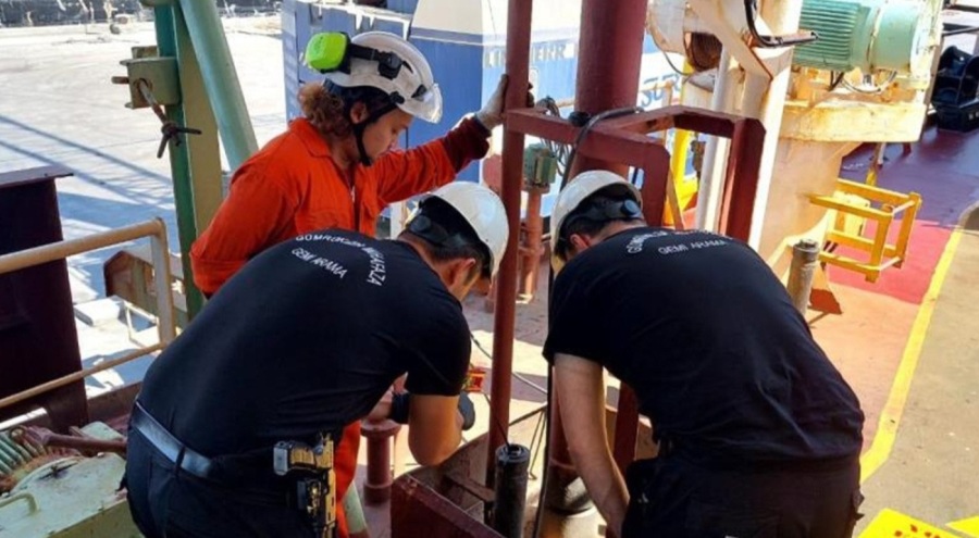 Yük gemisinde tonlarca kaçak akaryakıt ele geçirildi