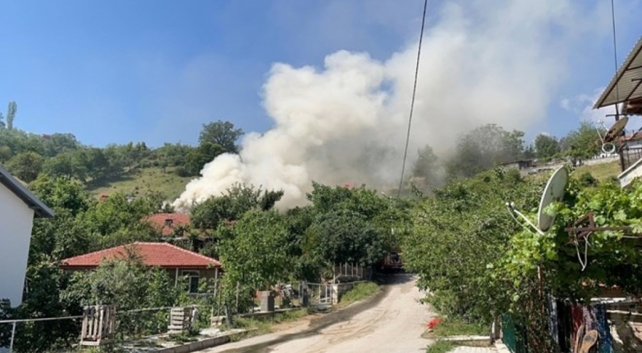 Sobadan çıkan yangın sonucu ev kullanılmaz hale geldi
