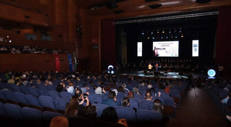 Bursa'da türküler İsmail Tunçbilek'ten