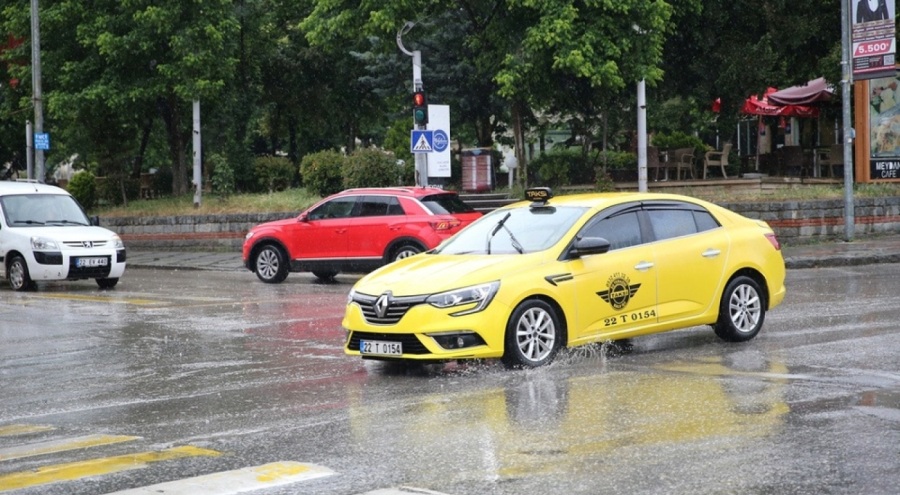 Edirne'de sağanak etkili oldu