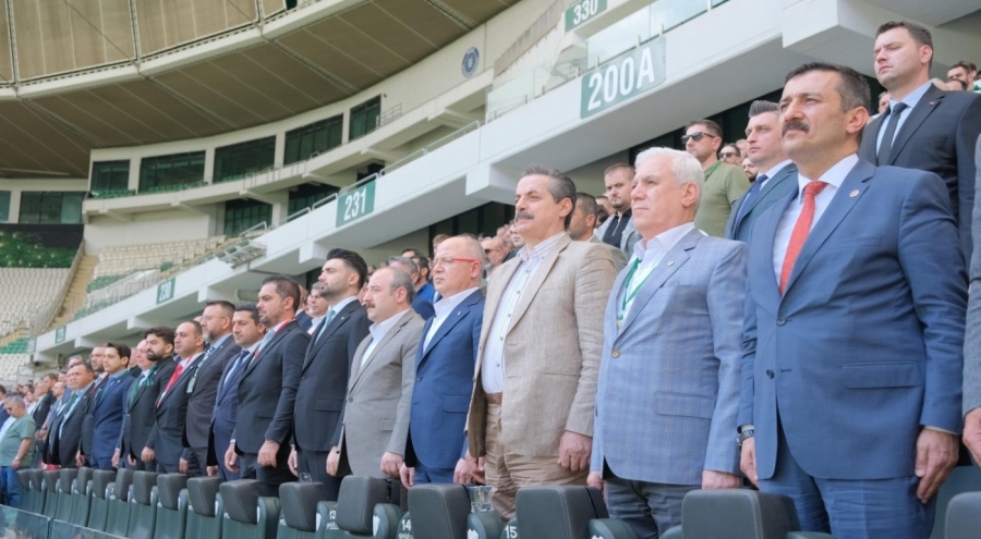 Bursaspor Kulübü'nden açıklama: "Taşın altına elini koymaya başlıyorlar"