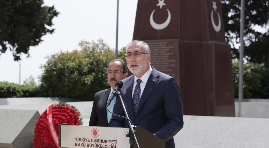 Işıkhan'dan Haydar Aliyev'in mezarına ziyaret: "Türkiye-Azerbaycan kardeşliği ilelebet var olacak"