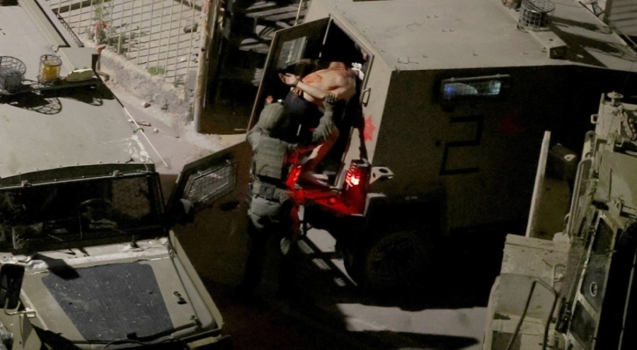 İsrail askerleri Batı Şeria'da 20 Filistinliye gözaltı!