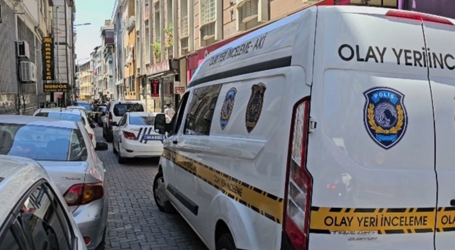 Çevik kuvvet polisi evinde ölü bulundu