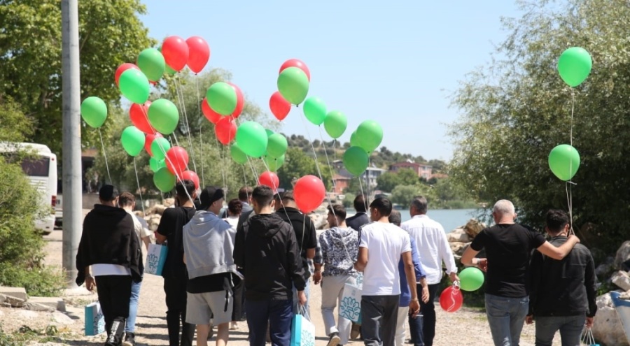 Bursa'da bağımlılıktan kurtulmayı balon uçurarak kutladılar