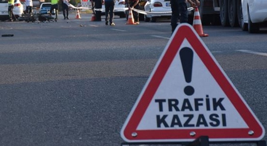Tır ile otomobil çarpıştı: 2 ölü